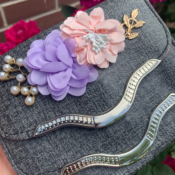 Floral mini purse - Picture 2 of 8